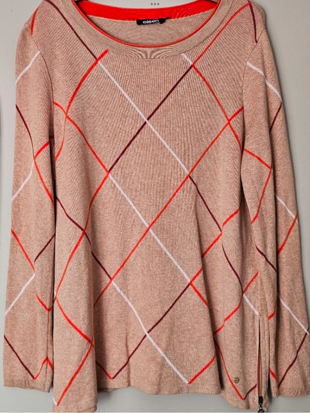 OLSEN:  Beige Knit Top with Contrast Trim